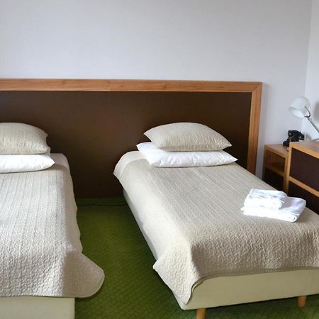 Tawerna Kaper Hotell Iława Exteriör bild