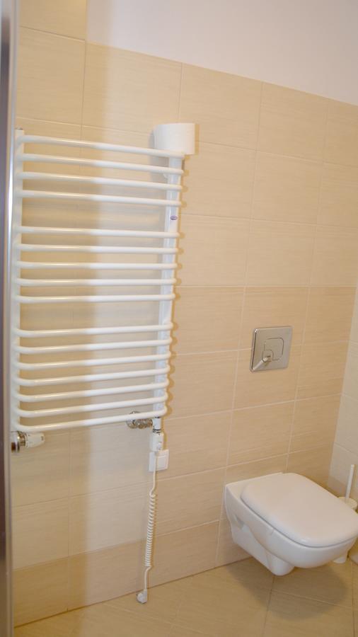 Tawerna Kaper Hotell Iława Exteriör bild