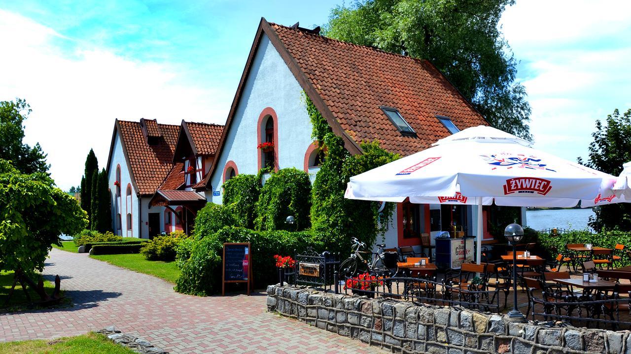 Tawerna Kaper Hotell Iława Exteriör bild