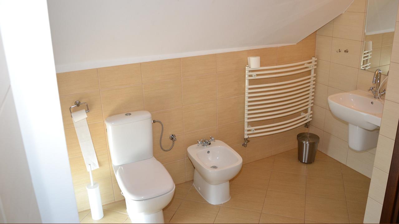 Tawerna Kaper Hotell Iława Exteriör bild